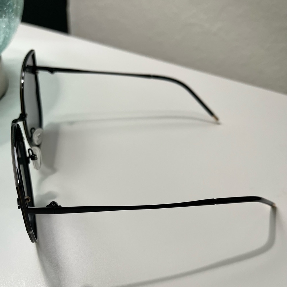 Women’s Fashion Oversized Sunglasses Black - Picture 7 of 8